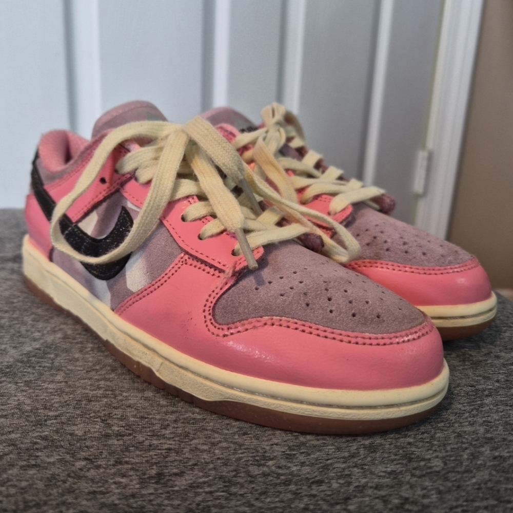 Women's NIKE Dunk Low LX "Barbie" Collab (FN8927-621) Sz. 5.5